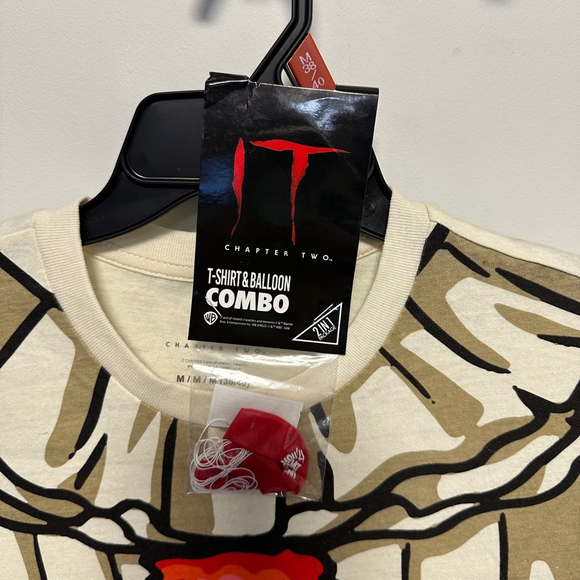 NWT! Pennywise IT Men's Halloween Graphic Tee with Short Sleeves M with Balloon - Picture 7 of 10